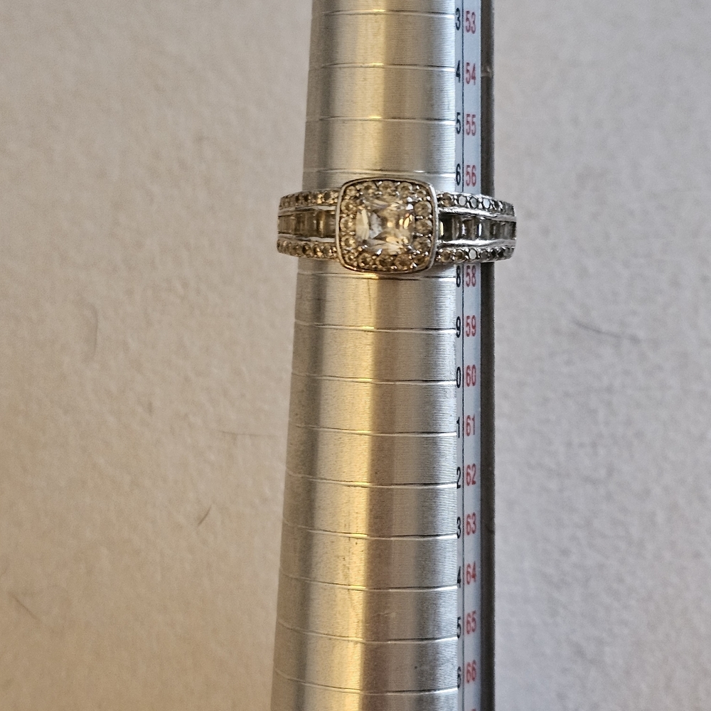 Womens Sterling silver 925 ring Size 8